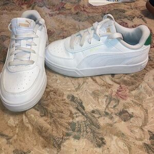 Boys white Puma basket classics with green accent size  2c